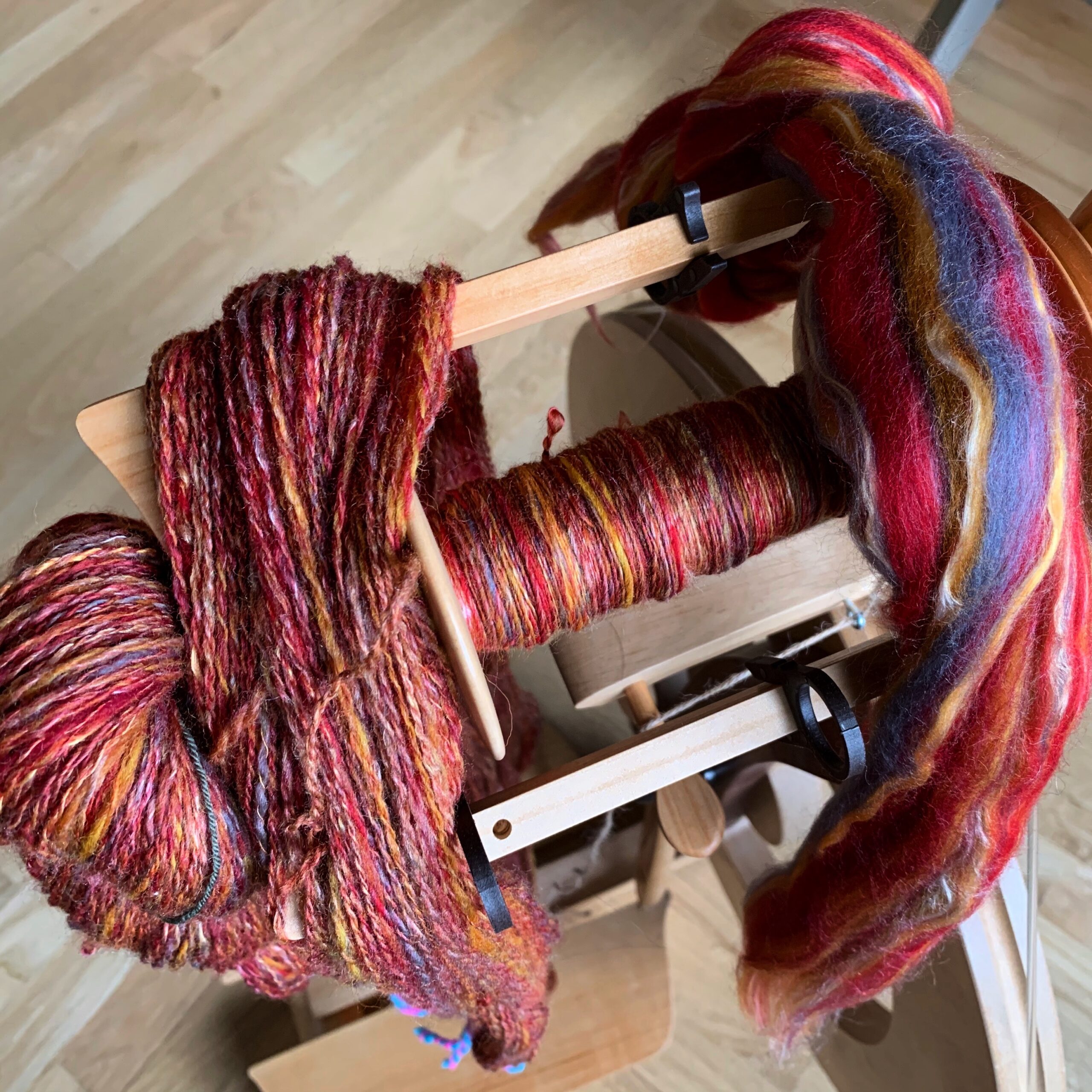 The Joy of Handspinning – Hand spinning wool into yarn with a spinning  wheel or drop spindle Angora - The Joy of Handspinning - Hand spinning wool  into yarn with a spinning