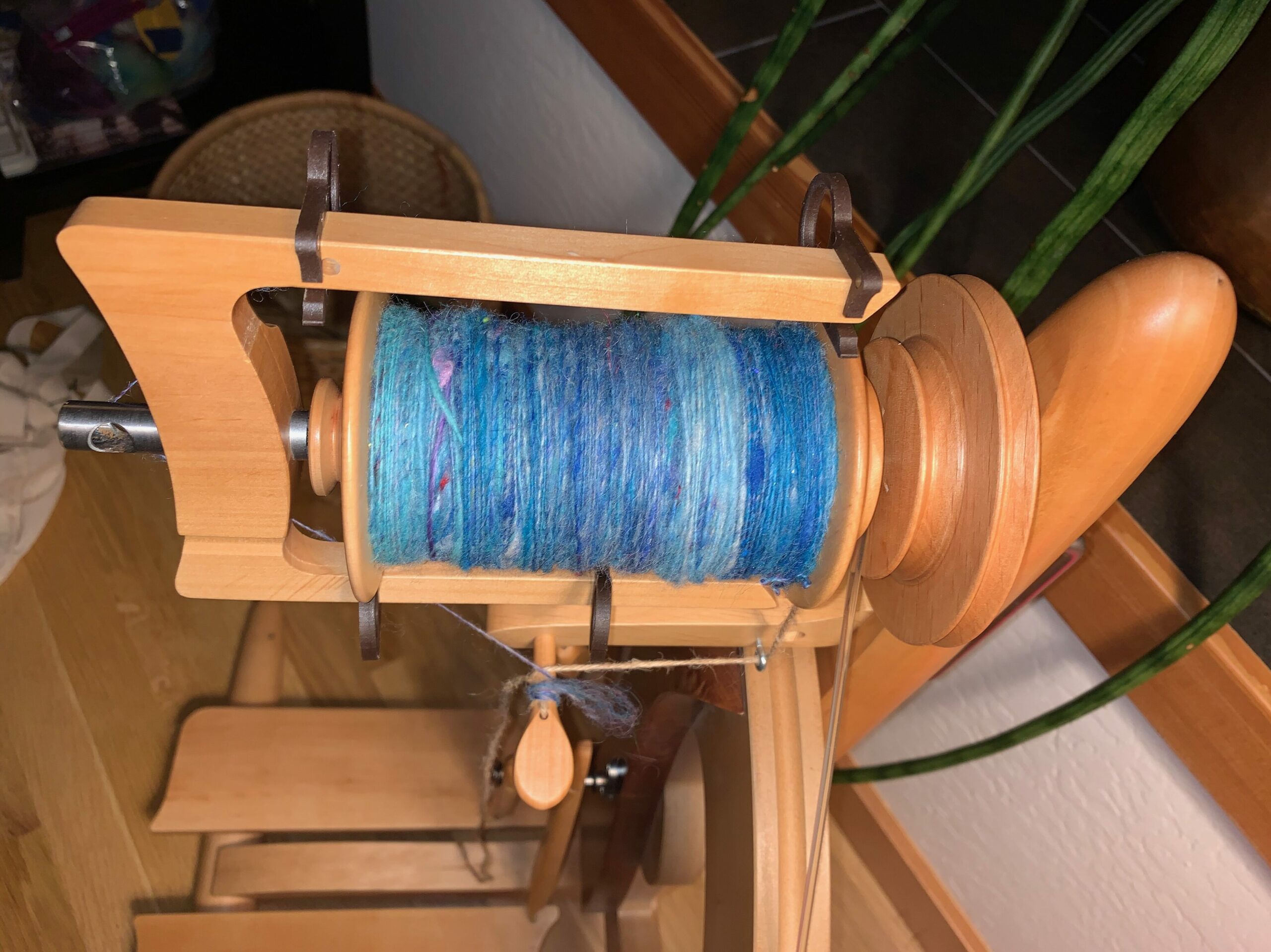 How to Use a Spinning Wheel (5 Simple Steps to Make Yarn) – Yarnhustler